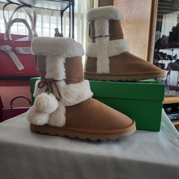 J.CREW Faux-fur Booties In Suede With Pom-Poms In Biscotti Brown Size 7 - Picture 2 of 10